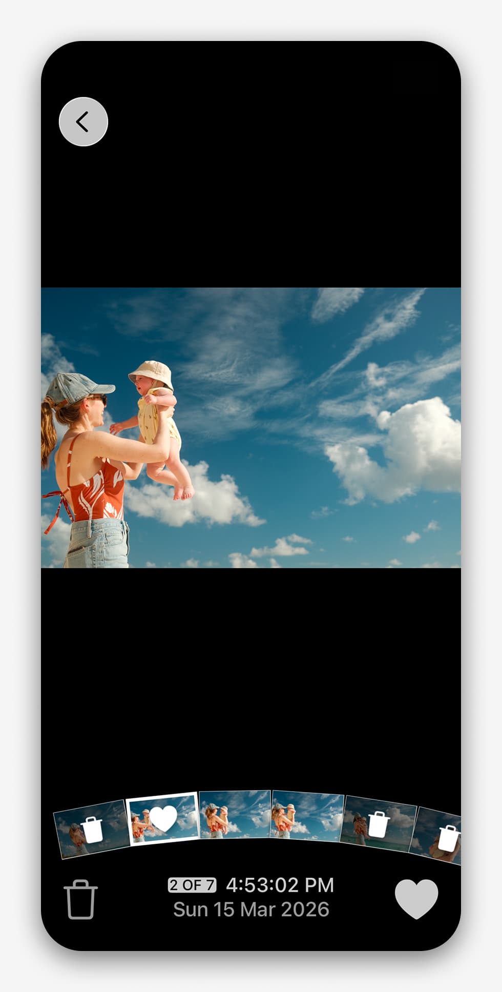 Screenshot of the Shutterbug detail view with a carousel arc.